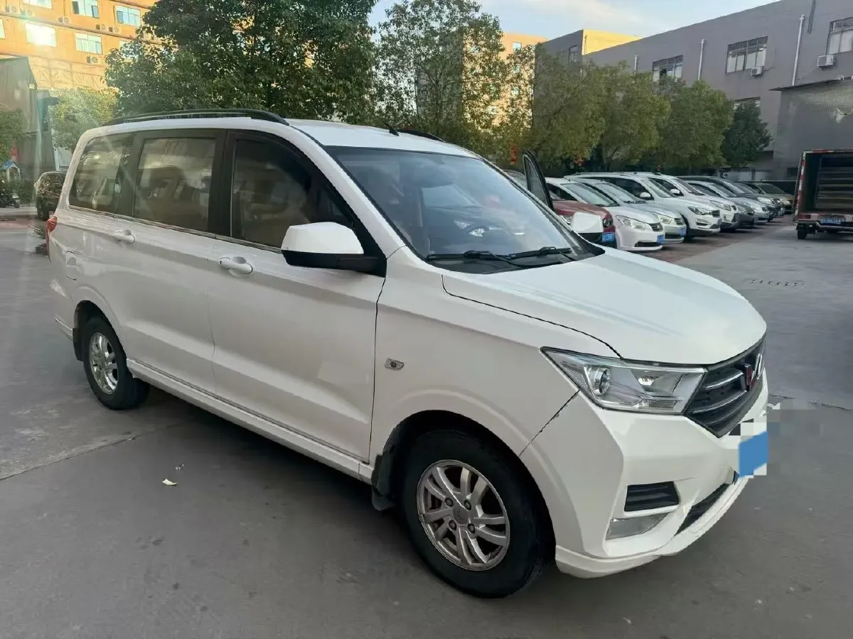 2018 WuLing HongGuang 1.5L 105HP L4 5MT,autocango,china used car exporter,china ev exporter,chinese used car exporter,chinese used ev exporter
