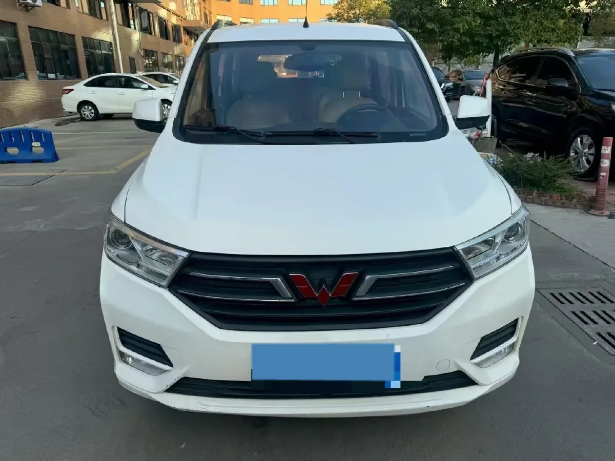 2018 WuLing HongGuang 1.5L 105HP L4 5MT,autocango,china used car exporter,china ev exporter,chinese used car exporter,chinese used ev exporter