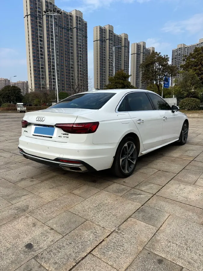 2020 Audi A4L 2.0T 190HP L4 7DCT,autocango,china used car exporter,china ev exporter,chinese used car exporter,chinese used ev exporter