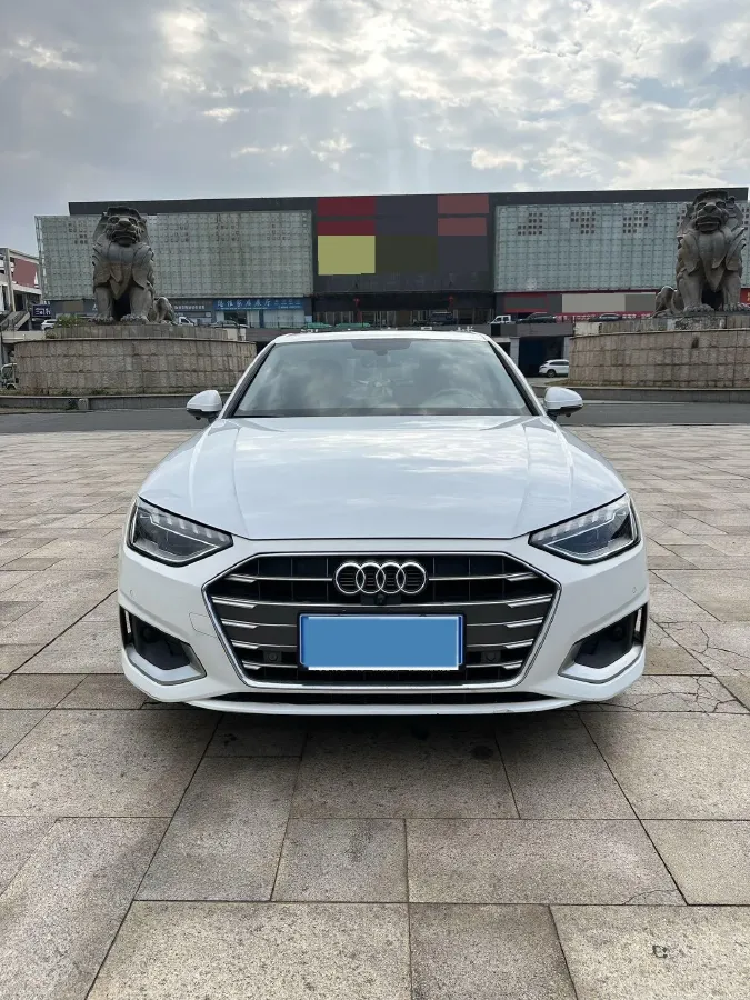 2020 Audi A4L 2.0T 190HP L4 7DCT,autocango,china used car exporter,china ev exporter,chinese used car exporter,chinese used ev exporter