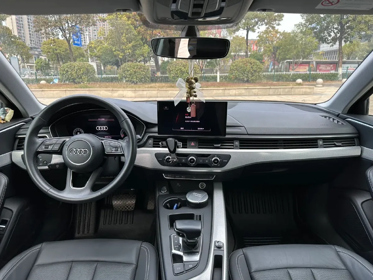 2020 Audi A4L 2.0T 190HP L4 7DCT,autocango,china used car exporter,china ev exporter,chinese used car exporter,chinese used ev exporter