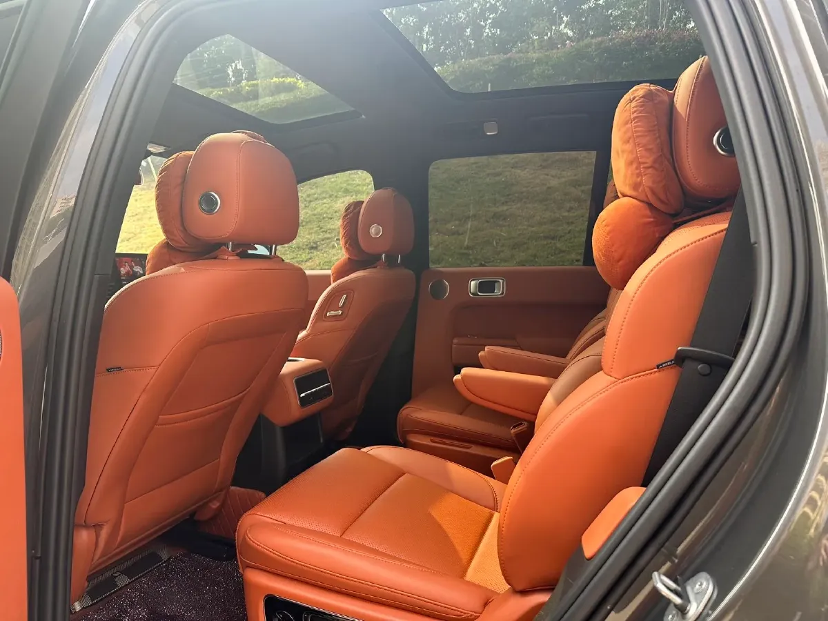 2023 Li L8 Range Extended 154HP REEV 40.9KWH,autocango,china used car exporter,china ev exporter,chinese used car exporter,chinese used ev exporter