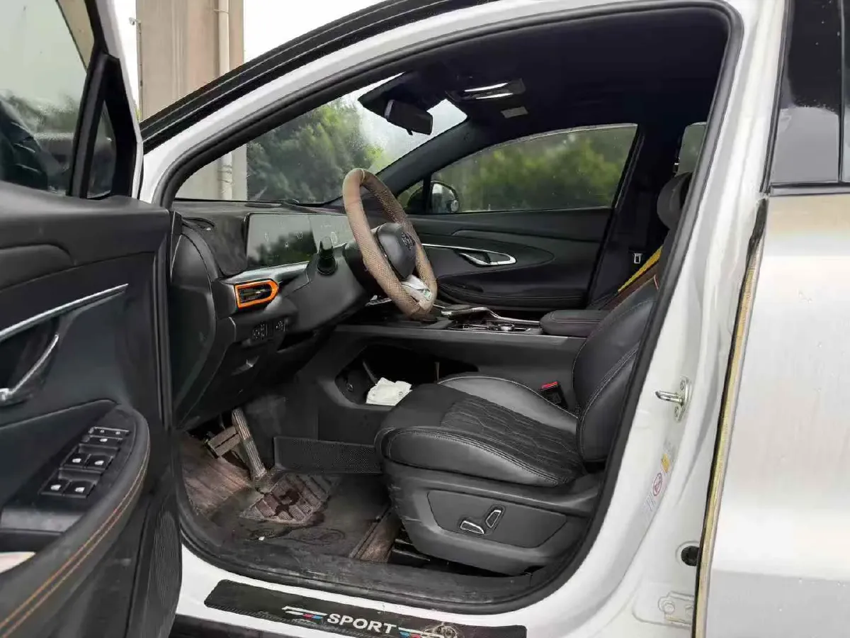 2022 ChangAn UNI-T 1.5T 188HP L4 7DCT,autocango,china used car exporter,china ev exporter,chinese used car exporter,chinese used ev exporter