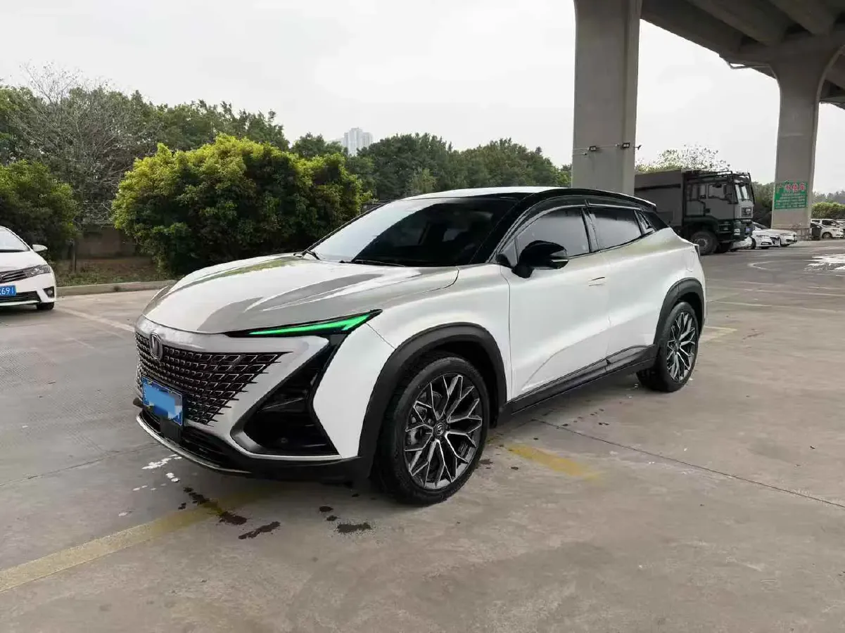 2022 ChangAn UNI-T 1.5T 188HP L4 7DCT,autocango,china used car exporter,china ev exporter,chinese used car exporter,chinese used ev exporter