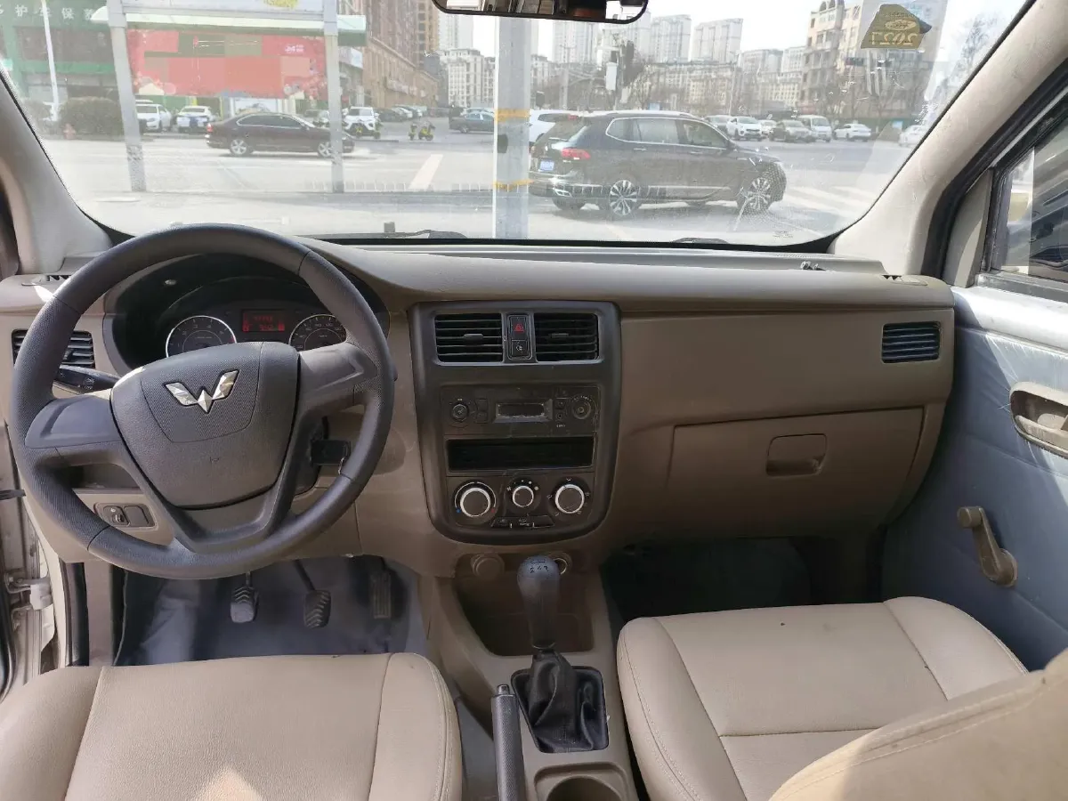 2018 WuLing RongGuang V 1.2L 88HP L4 5MT,autocango,china used car exporter,china ev exporter,chinese used car exporter,chinese used ev exporter