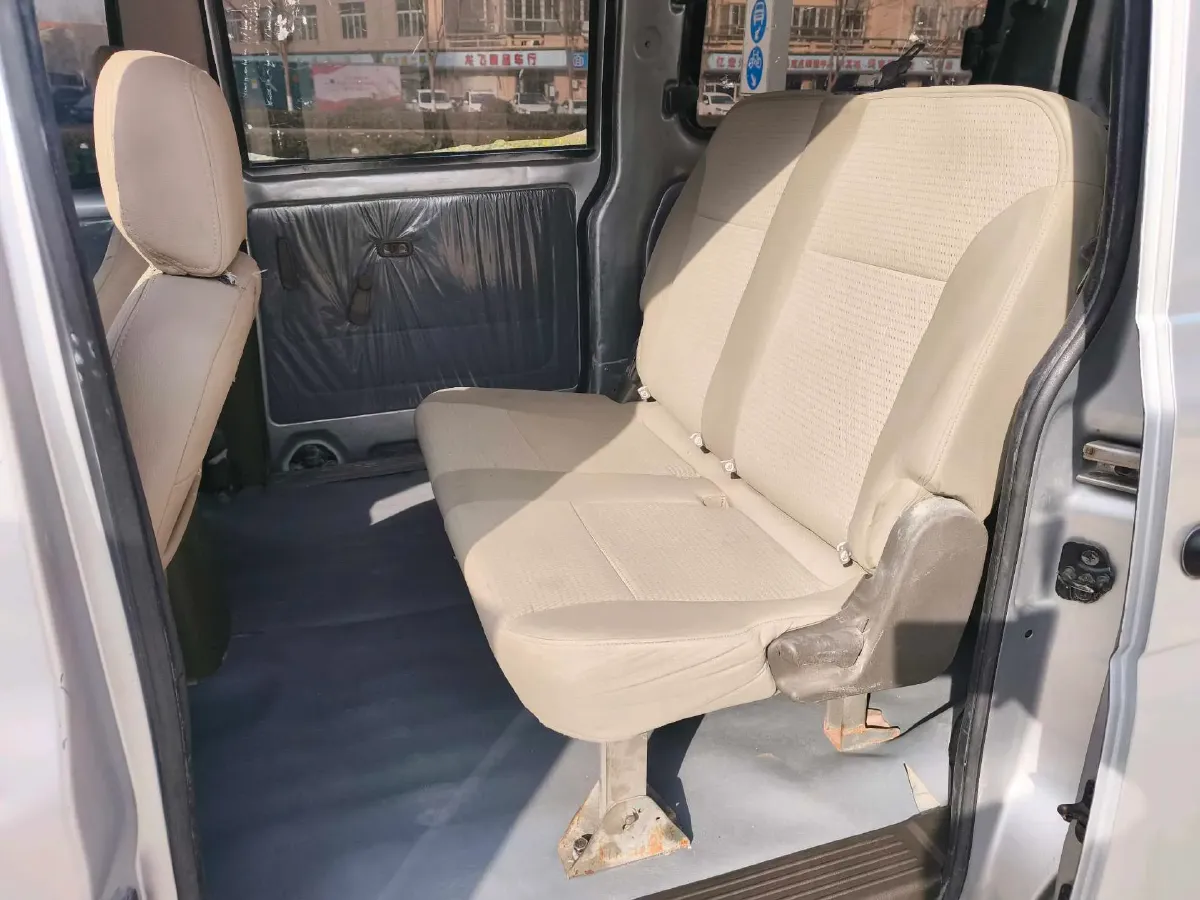 2018 WuLing RongGuang V 1.2L 88HP L4 5MT,autocango,china used car exporter,china ev exporter,chinese used car exporter,chinese used ev exporter