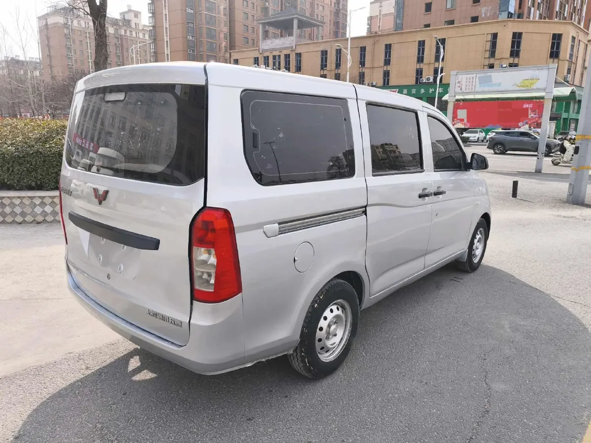 2018 WuLing RongGuang V 1.2L 88HP L4 5MT,autocango,china used car exporter,china ev exporter,chinese used car exporter,chinese used ev exporter