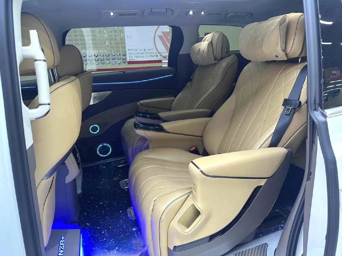 2022 HongQi HS7 3.0T 337HP V6 8AT,autocango,china used car exporter,china ev exporter,chinese used car exporter,chinese used ev exporter