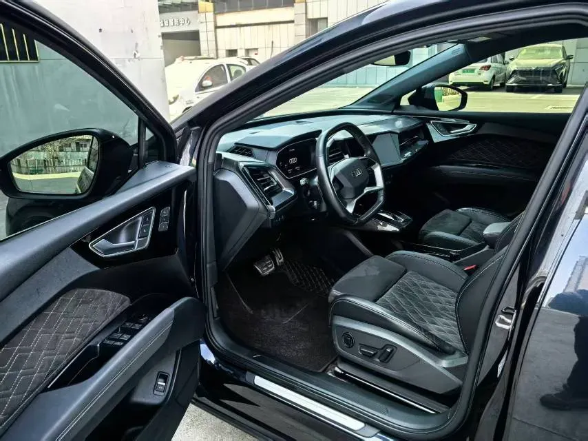 2023 Audi Q4 e-tron BEV 84.8KWH,autocango,china used car exporter,china ev exporter,chinese used car exporter,chinese used ev exporter