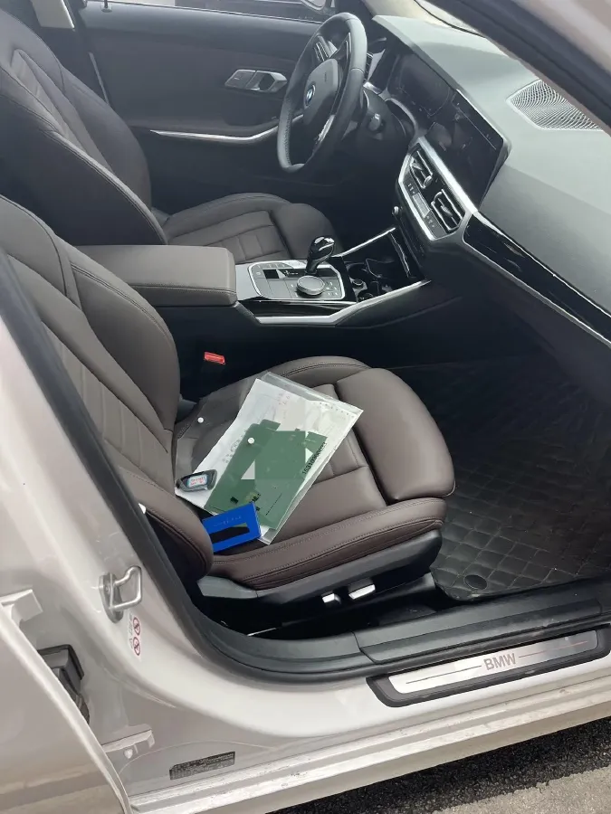 2021 BMW 3 Series 2.0T 156HP L4 8AT,autocango,china used car exporter,china ev exporter,chinese used car exporter,chinese used ev exporter