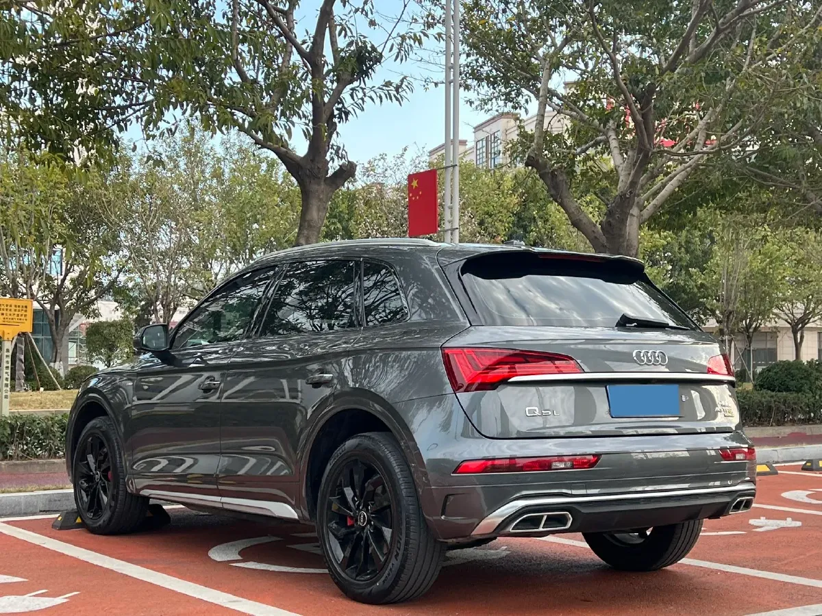 2022 Audi Q5L 2.0T 190HP L4 7DCT,autocango,china used car exporter,china ev exporter,chinese used car exporter,chinese used ev exporter