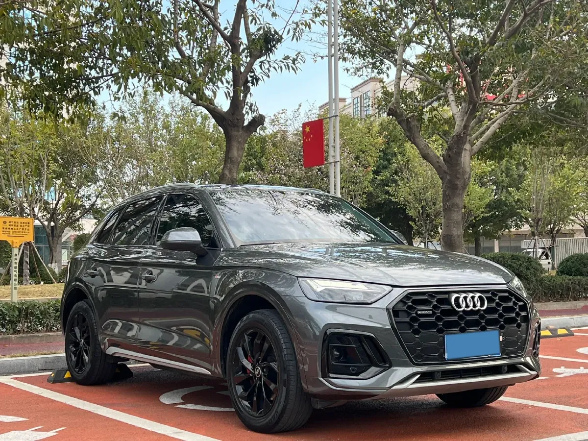 2022 Audi Q5L 2.0T 190HP L4 7DCT,autocango,china used car exporter,china ev exporter,chinese used car exporter,chinese used ev exporter