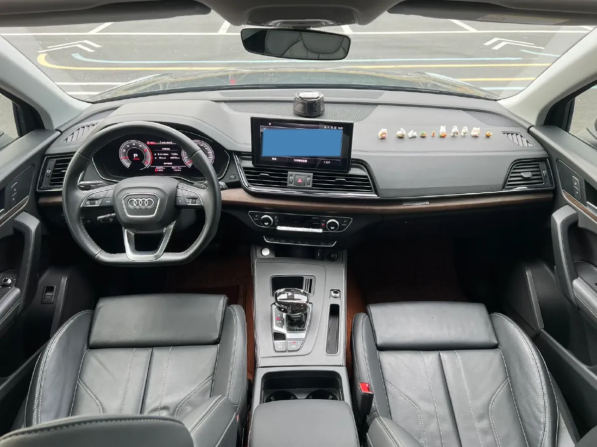 2022 Audi Q5L 2.0T 190HP L4 7DCT,autocango,china used car exporter,china ev exporter,chinese used car exporter,chinese used ev exporter