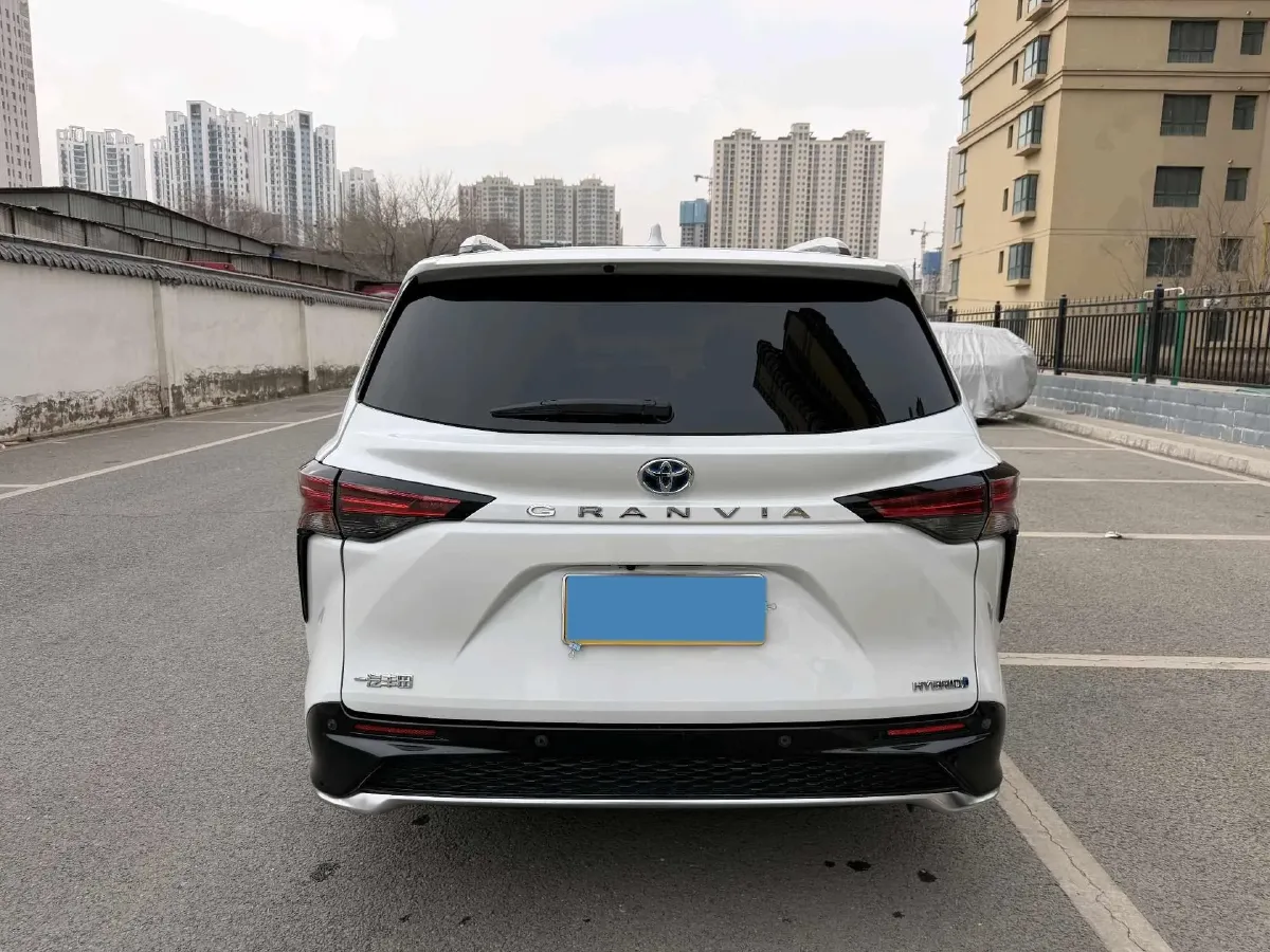 2023 Toyota Granvia 2.5L 189HP L4 E-CVT Hybrid,autocango,china used car exporter,china ev exporter,chinese used car exporter,chinese used ev exporter