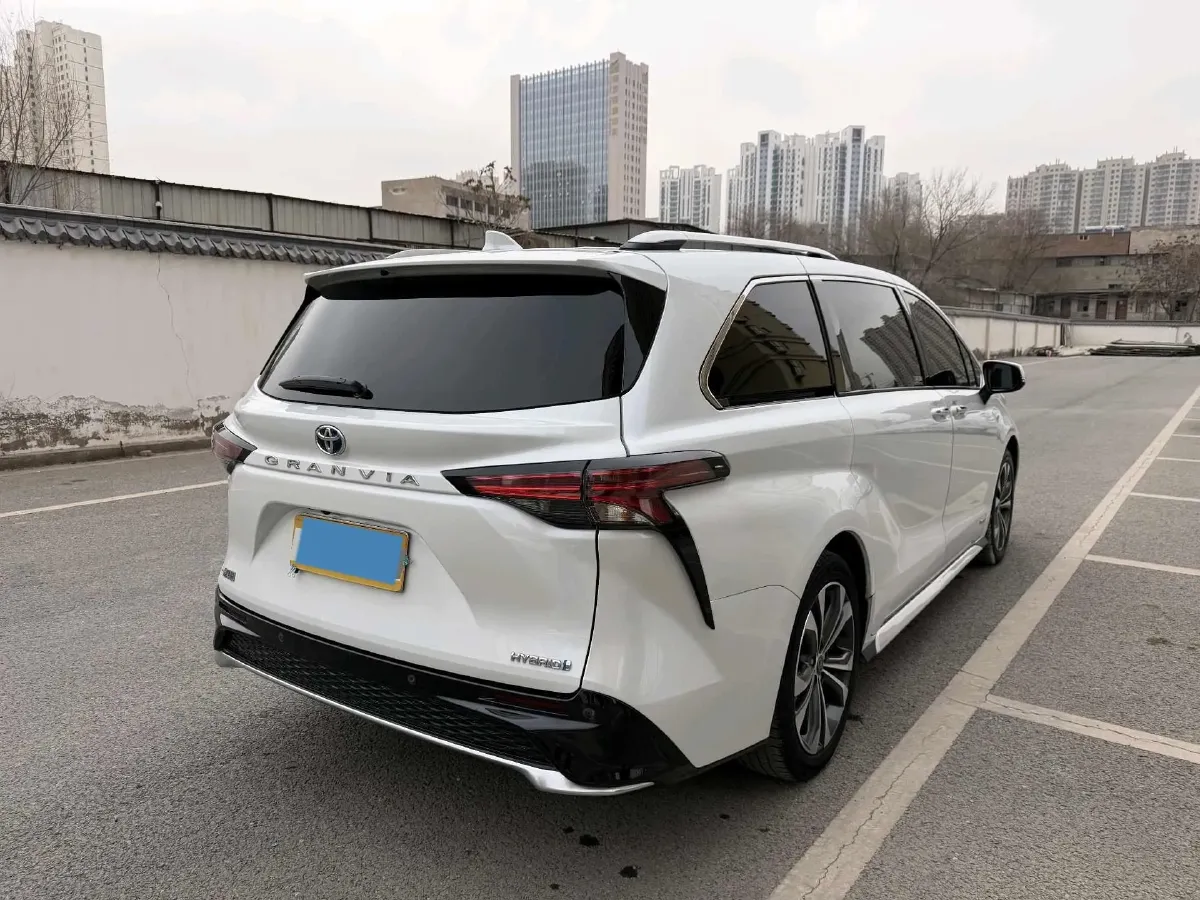 2023 Toyota Granvia 2.5L 189HP L4 E-CVT Hybrid,autocango,china used car exporter,china ev exporter,chinese used car exporter,chinese used ev exporter