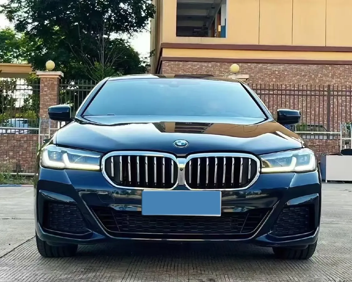 2022 BMW 5 Series 3.0T 340HP L6 8AT,autocango,china used car exporter,china ev exporter,chinese used car exporter,chinese used ev exporter