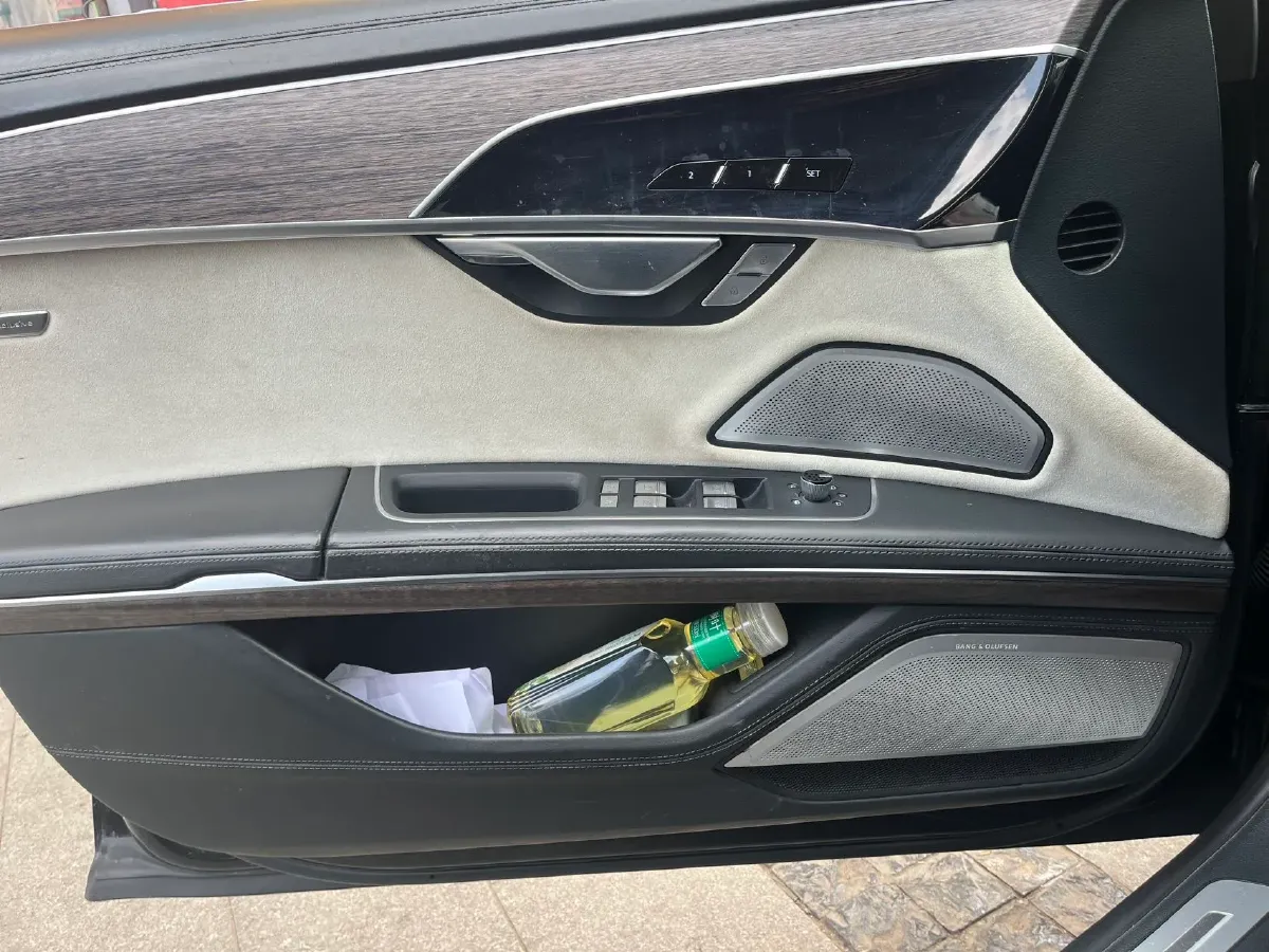 2021 Audi A8 4.0T 460HP V8 8AT,autocango,china used car exporter,china ev exporter,chinese used car exporter,chinese used ev exporter