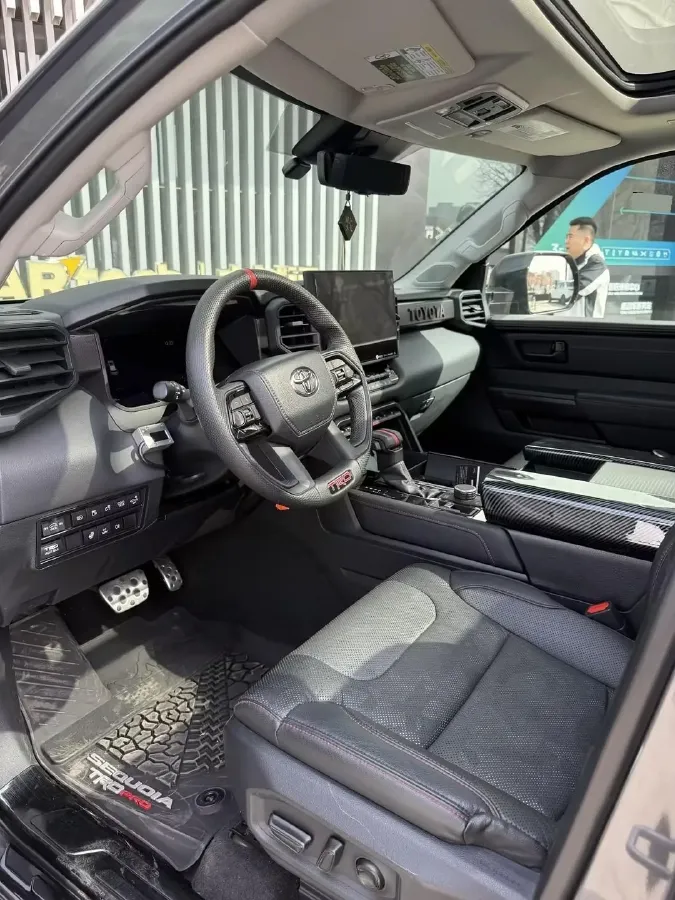 2023 HongQi H5 1.8T 197HP L4 8AT,autocango,china used car exporter,china ev exporter,chinese used car exporter,chinese used ev exporter