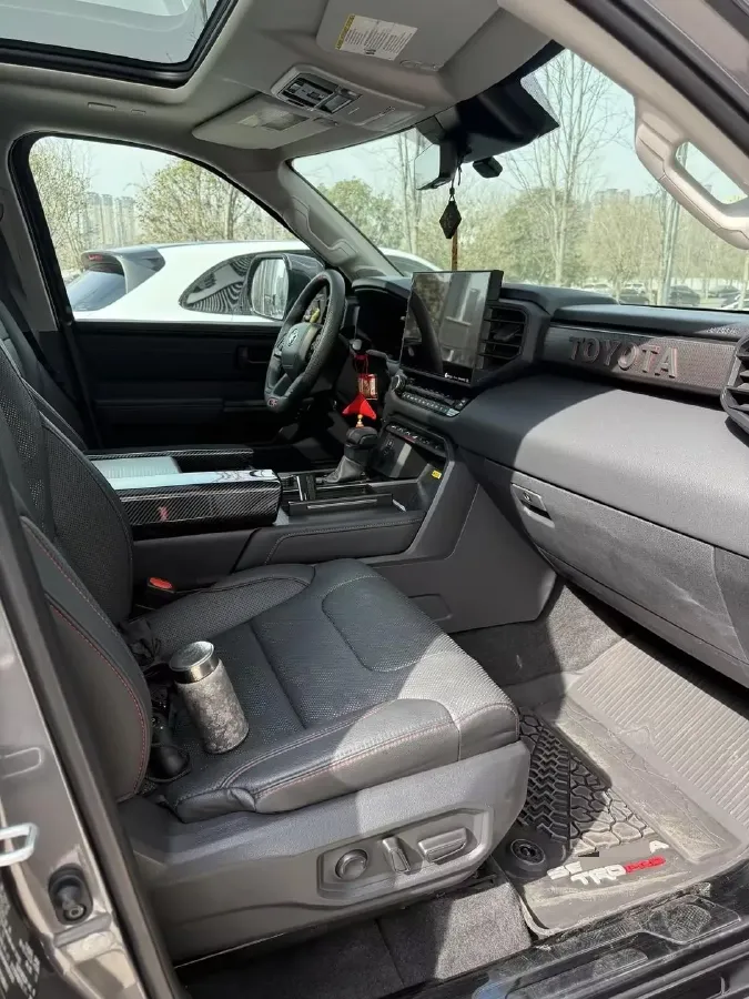 2023 HongQi H5 1.8T 197HP L4 8AT,autocango,china used car exporter,china ev exporter,chinese used car exporter,chinese used ev exporter