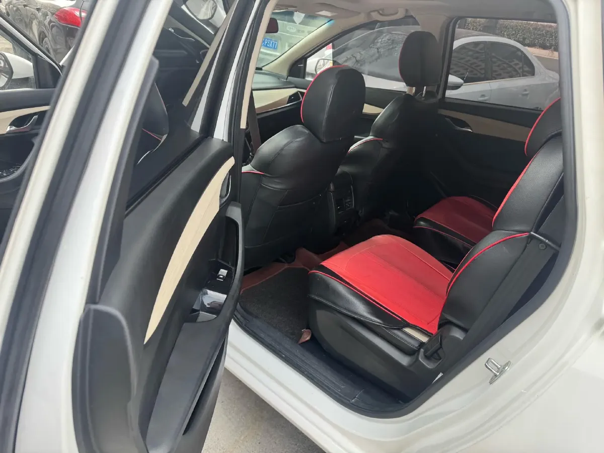 2018 BaoJun 360 1.5L 112HP L4 6MT,autocango,china used car exporter,china ev exporter,chinese used car exporter,chinese used ev exporter