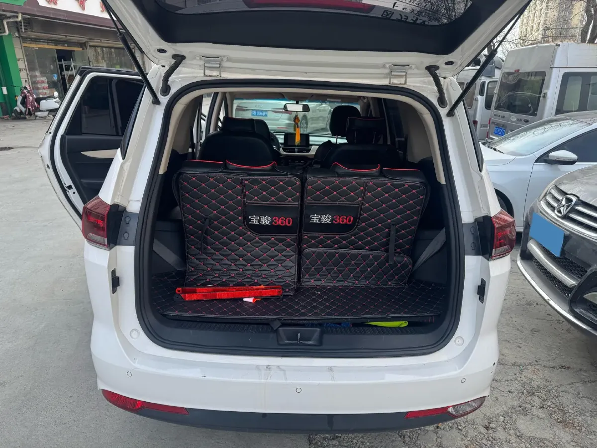 2018 BaoJun 360 1.5L 112HP L4 6MT,autocango,china used car exporter,china ev exporter,chinese used car exporter,chinese used ev exporter