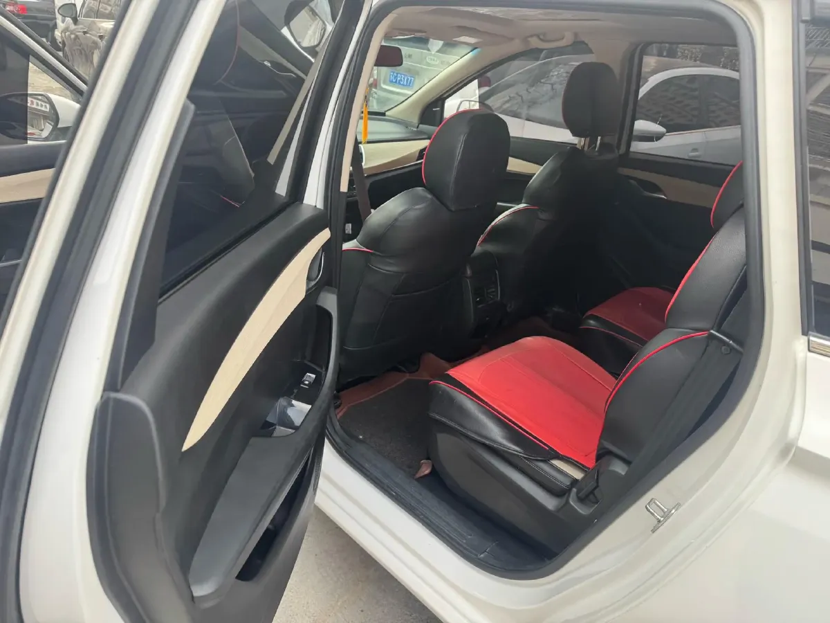 2018 BaoJun 360 1.5L 112HP L4 6MT,autocango,china used car exporter,china ev exporter,chinese used car exporter,chinese used ev exporter