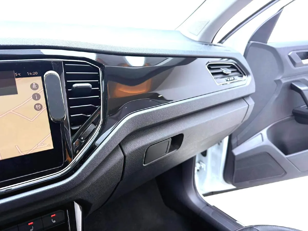 2021 Volkswagen T-Roc 1.4T 150HP L4 7DCT,autocango,china used car exporter,china ev exporter,chinese used car exporter,chinese used ev exporter