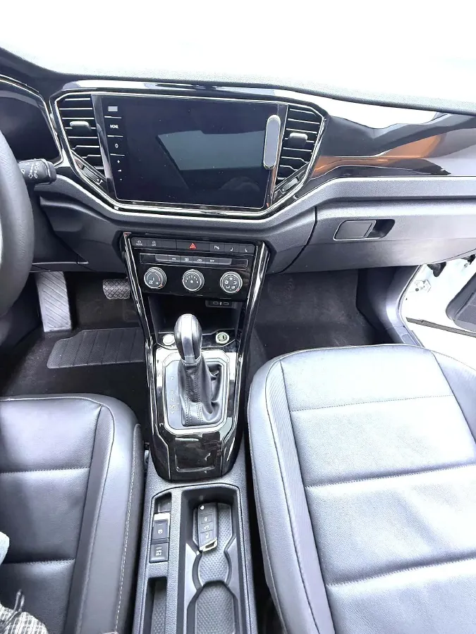 2021 Volkswagen T-Roc 1.4T 150HP L4 7DCT,autocango,china used car exporter,china ev exporter,chinese used car exporter,chinese used ev exporter