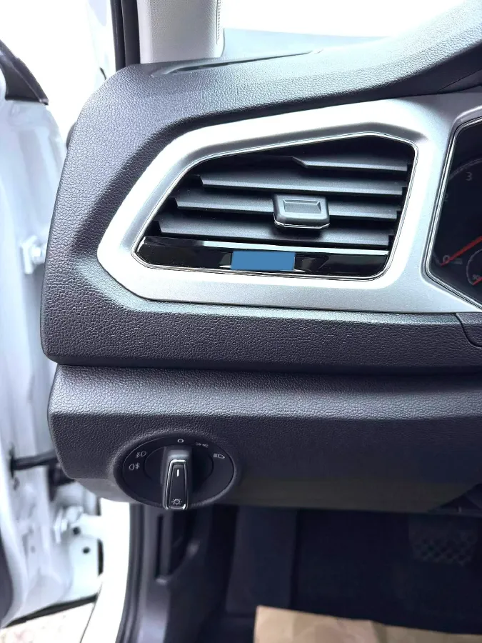 2021 Volkswagen T-Roc 1.4T 150HP L4 7DCT,autocango,china used car exporter,china ev exporter,chinese used car exporter,chinese used ev exporter