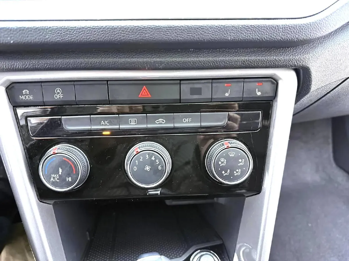 2021 Volkswagen T-Roc 1.4T 150HP L4 7DCT,autocango,china used car exporter,china ev exporter,chinese used car exporter,chinese used ev exporter