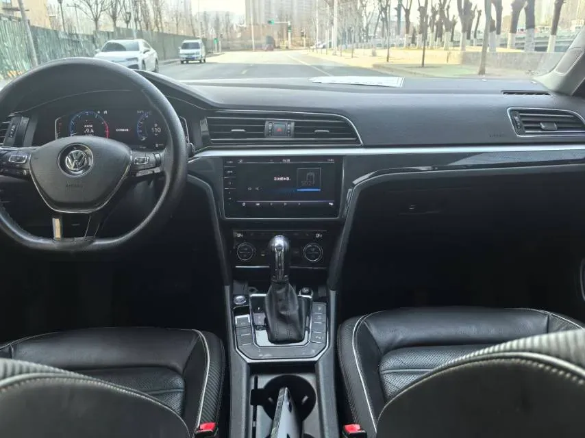 2019 Volkswagen Tayron 2.0T 186HP L4 7DCT,autocango,china used car exporter,china ev exporter,chinese used car exporter,chinese used ev exporter