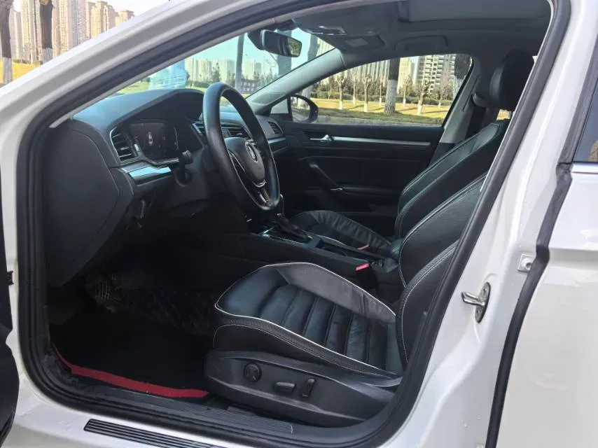 2019 Volkswagen Tayron 2.0T 186HP L4 7DCT,autocango,china used car exporter,china ev exporter,chinese used car exporter,chinese used ev exporter