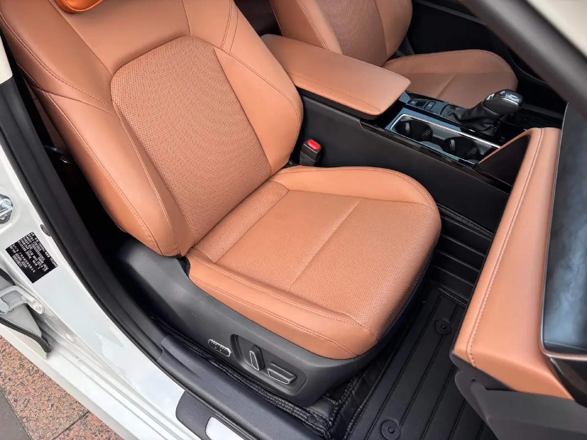 2024 Toyota Camry 2.0L 173HP L4 CVT,autocango,china used car exporter,china ev exporter,chinese used car exporter,chinese used ev exporter