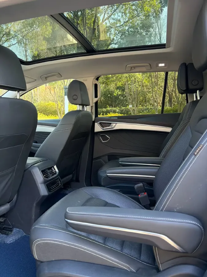 2021 Volkswagen Talagon 2.0T 220HP L4 7DCT,autocango,china used car exporter,china ev exporter,chinese used car exporter,chinese used ev exporter