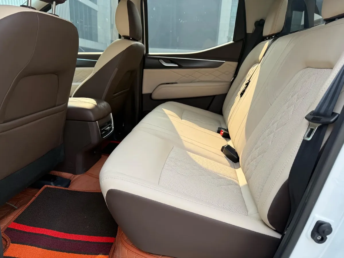 2022 Dongfeng RuiQi 7 2.3T 166HP L4 8AT,autocango,china used car exporter,china ev exporter,chinese used car exporter,chinese used ev exporter