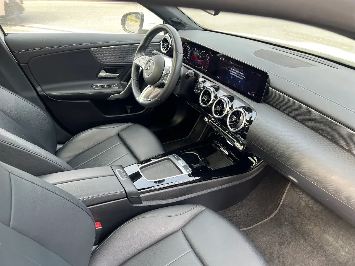 2024 Mercedes-Benz A Class 1.3T 136HP L4 7DCT,autocango,china used car exporter,china ev exporter,chinese used car exporter,chinese used ev exporter