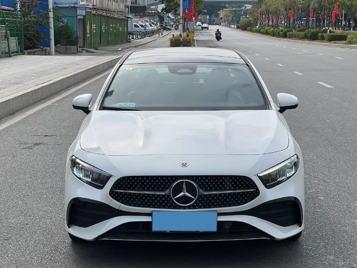 2024 Mercedes-Benz A Class 1.3T 136HP L4 7DCT,autocango,china used car exporter,china ev exporter,chinese used car exporter,chinese used ev exporter