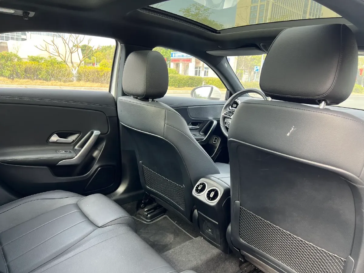 2024 Mercedes-Benz A Class 1.3T 136HP L4 7DCT,autocango,china used car exporter,china ev exporter,chinese used car exporter,chinese used ev exporter