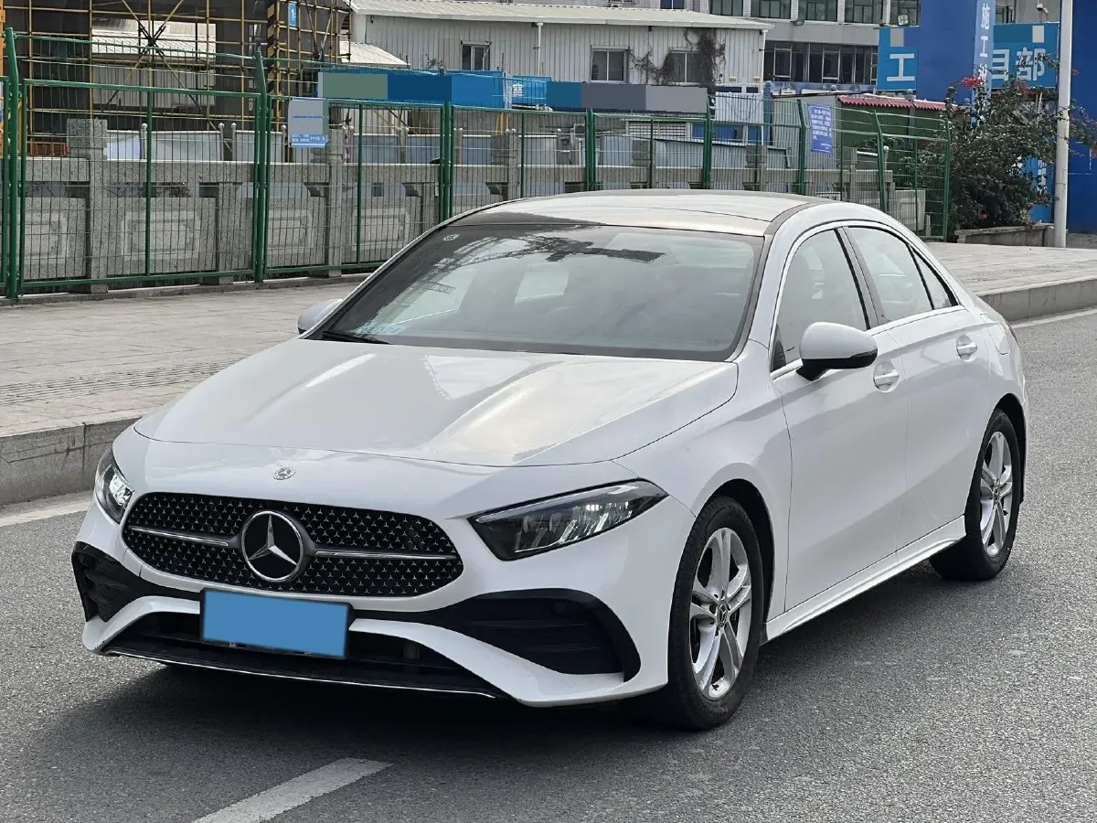 2024 Mercedes-Benz A Class 1.3T 136HP L4 7DCT,autocango,china used car exporter,china ev exporter,chinese used car exporter,chinese used ev exporter