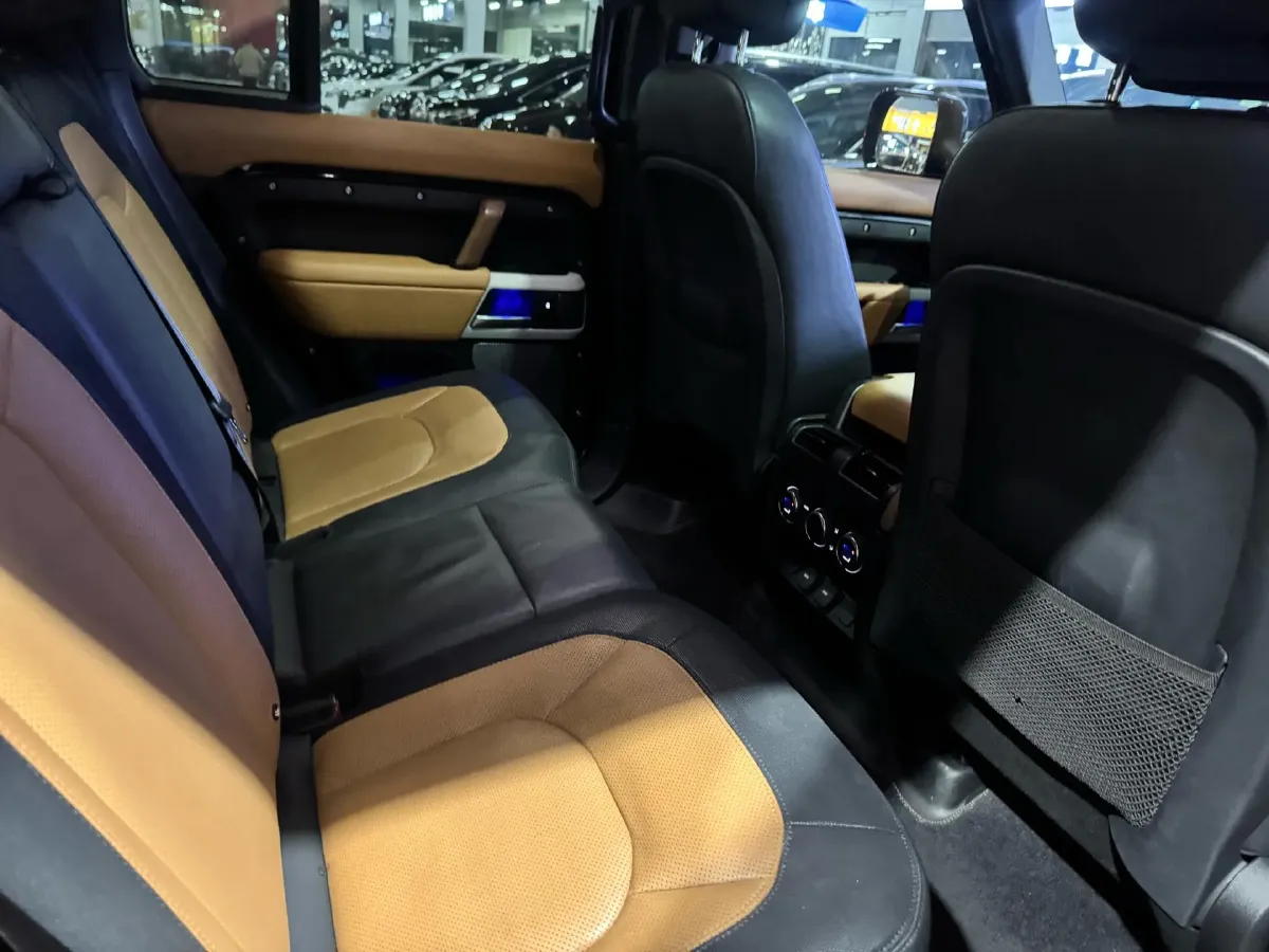 2024 Land Rover Defender 3.0T 400HP L6 8AT,autocango,china used car exporter,china ev exporter,chinese used car exporter,chinese used ev exporter