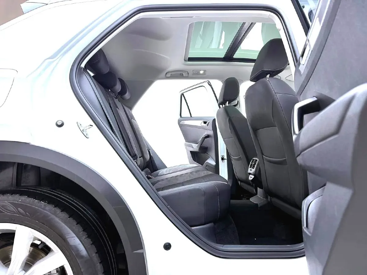 2021 Volkswagen T-Roc 1.4T 150HP L4 7DCT,autocango,china used car exporter,china ev exporter,chinese used car exporter,chinese used ev exporter