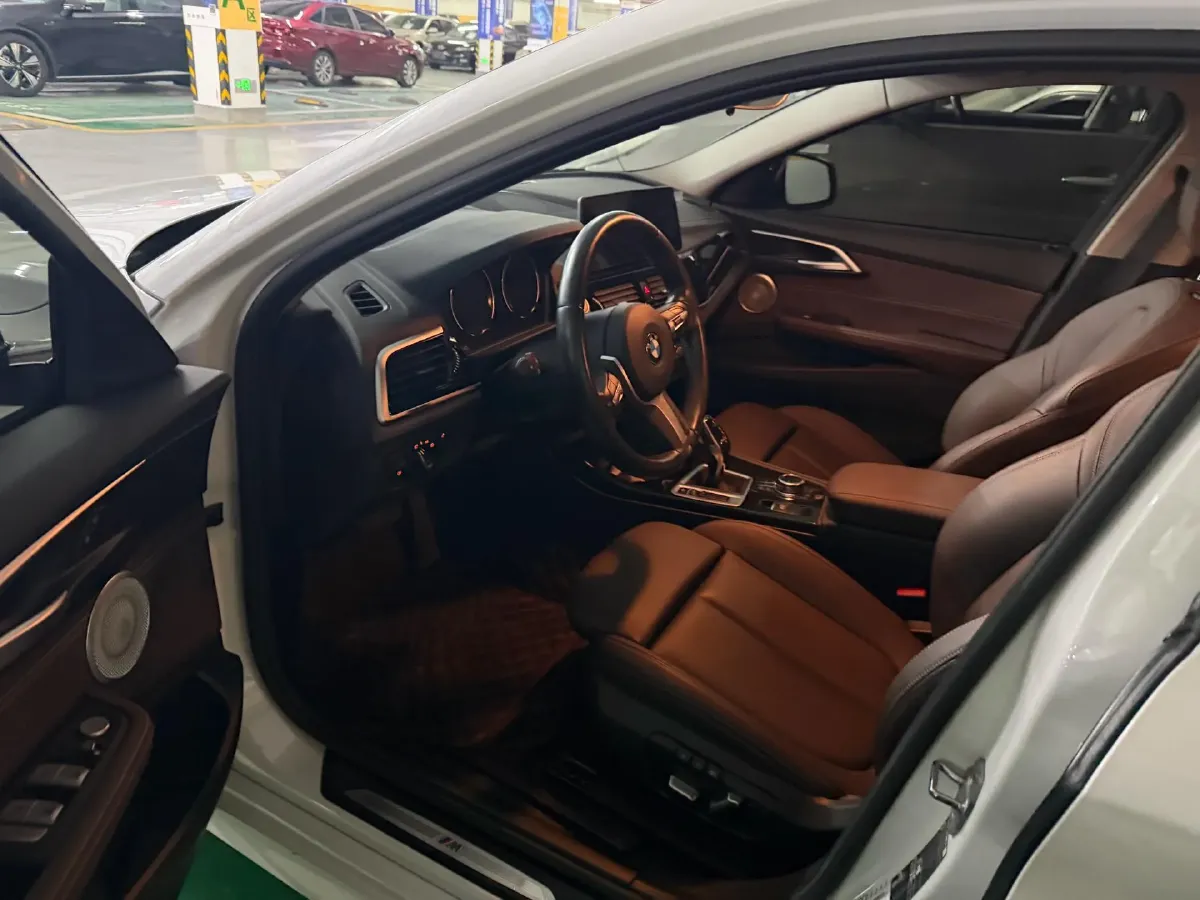 2023 BMW 1 Series 1.5T 136HP L3 7DCT,autocango,china used car exporter,china ev exporter,chinese used car exporter,chinese used ev exporter