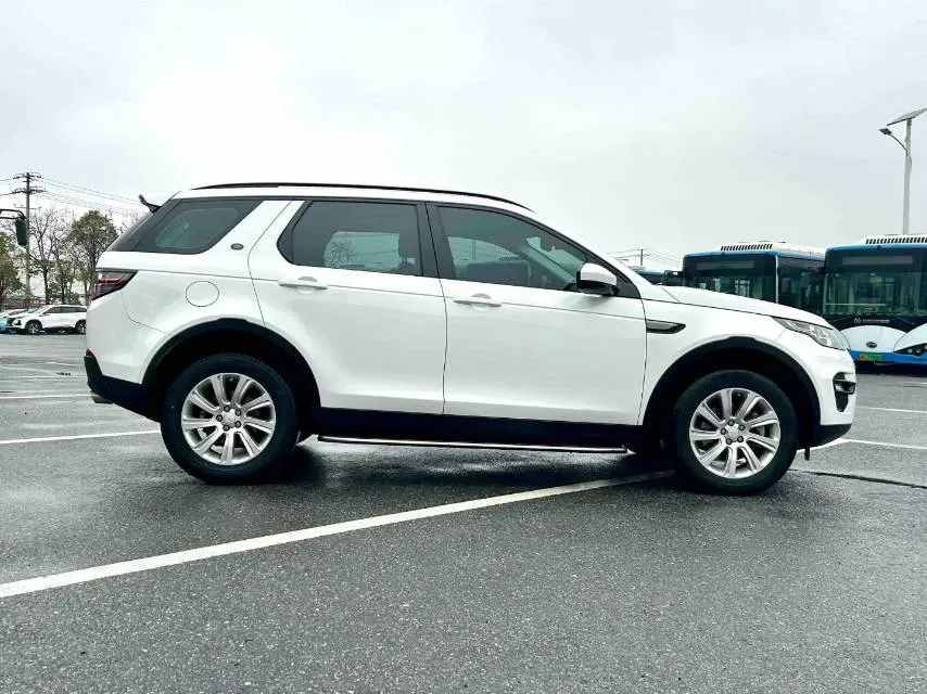 2018 Land Rover Discovery Sport 2.0T 241HP L4 9AT,autocango,china used car exporter,china ev exporter,chinese used car exporter,chinese used ev exporter