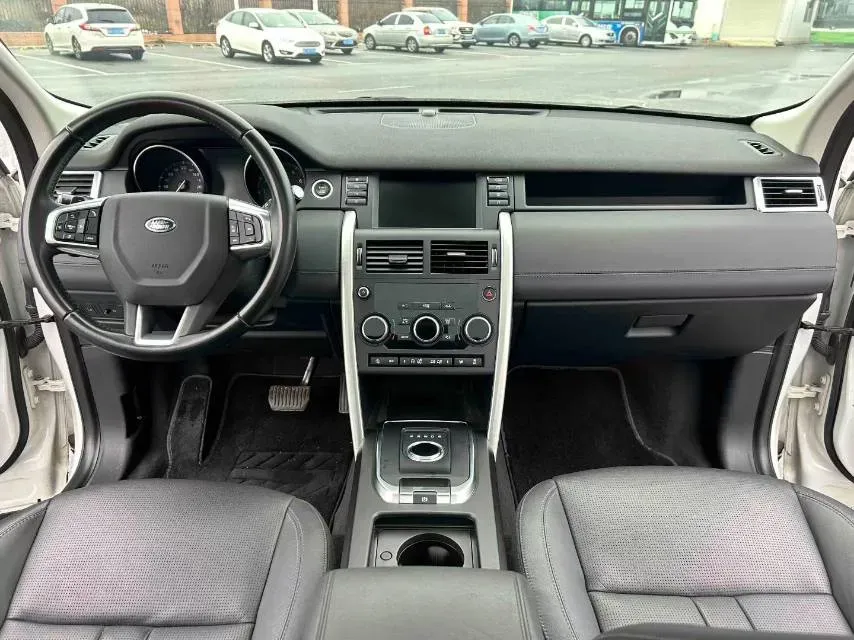 2018 Land Rover Discovery Sport 2.0T 241HP L4 9AT,autocango,china used car exporter,china ev exporter,chinese used car exporter,chinese used ev exporter
