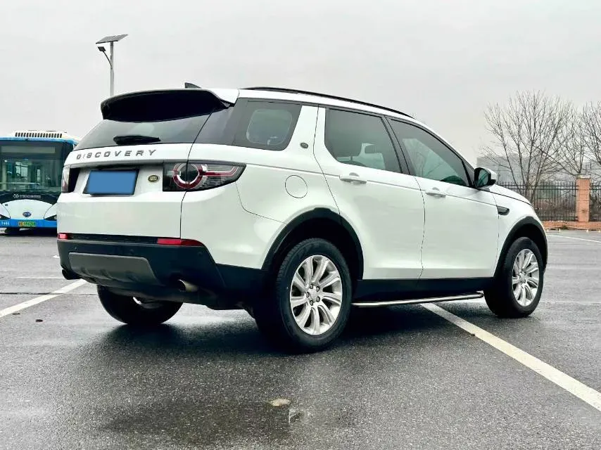 2018 Land Rover Discovery Sport 2.0T 241HP L4 9AT,autocango,china used car exporter,china ev exporter,chinese used car exporter,chinese used ev exporter
