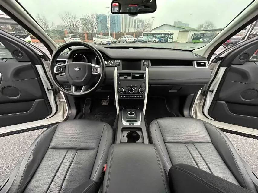 2018 Land Rover Discovery Sport 2.0T 241HP L4 9AT,autocango,china used car exporter,china ev exporter,chinese used car exporter,chinese used ev exporter