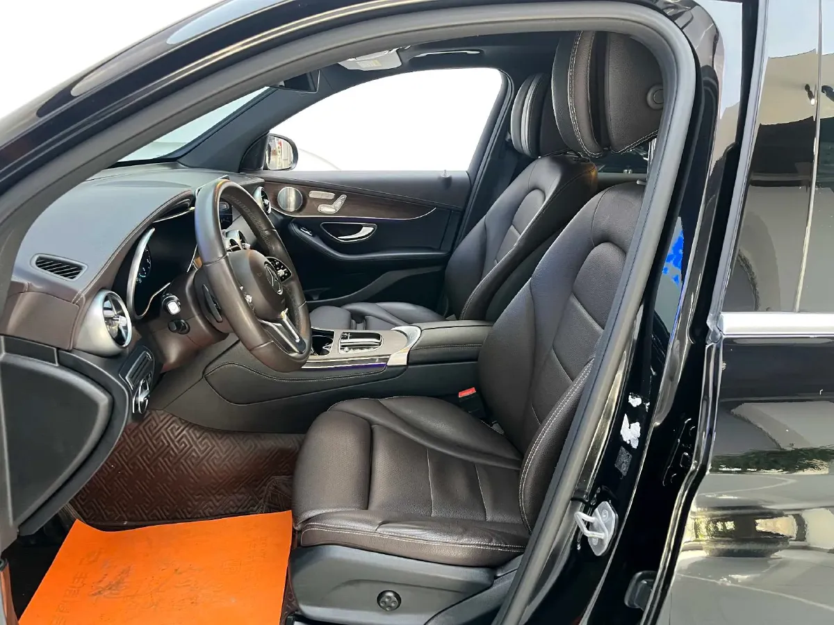 2021 Mercedes-Benz GLC Class 2.0T 258HP L4 9AT,autocango,china used car exporter,china ev exporter,chinese used car exporter,chinese used ev exporter