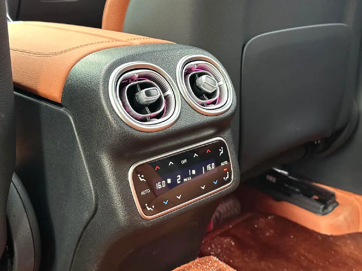 2024 Mercedes-Benz GLC Class 2.0T 258HP L4 9AT,autocango,china used car exporter,china ev exporter,chinese used car exporter,chinese used ev exporter