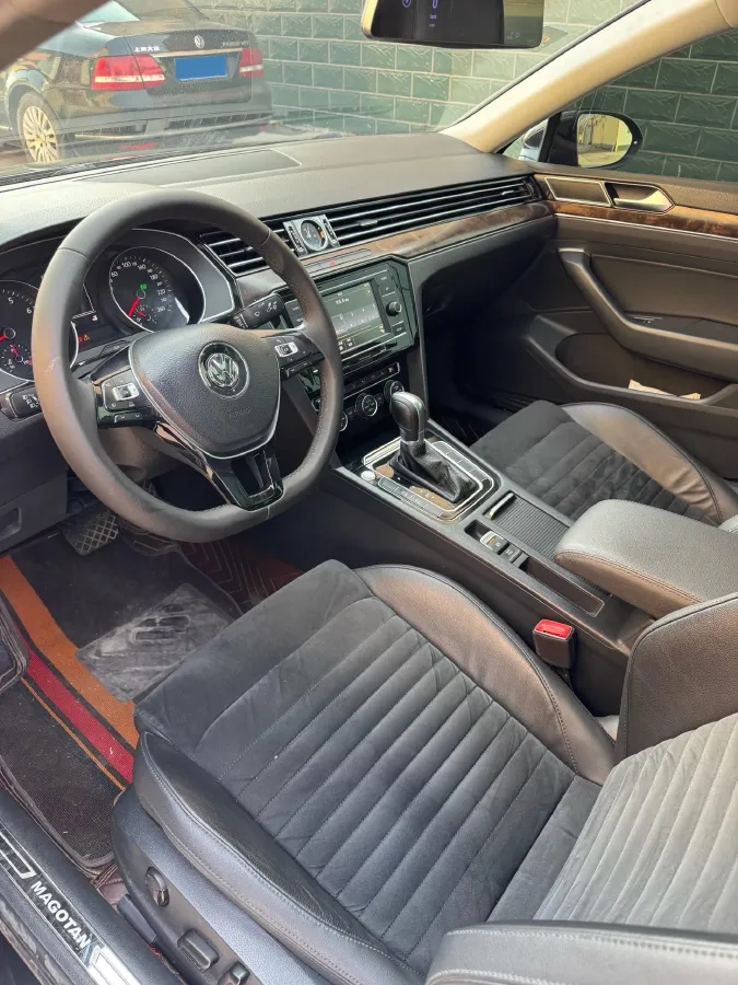 2017 Volkswagen Magotan 1.8T 180HP L4 7DCT,autocango,china used car exporter,china ev exporter,chinese used car exporter,chinese used ev exporter