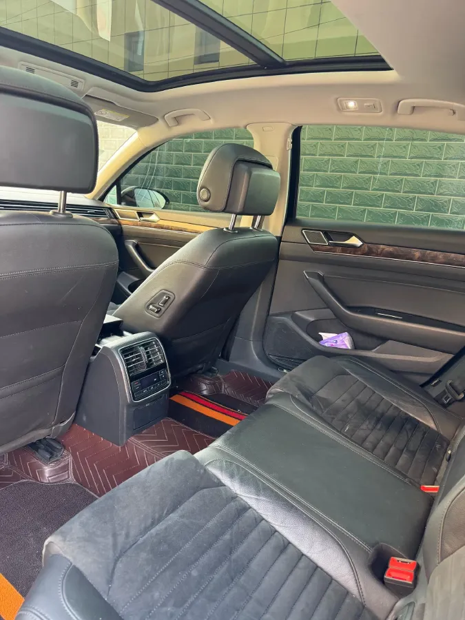 2017 Volkswagen Magotan 1.8T 180HP L4 7DCT,autocango,china used car exporter,china ev exporter,chinese used car exporter,chinese used ev exporter